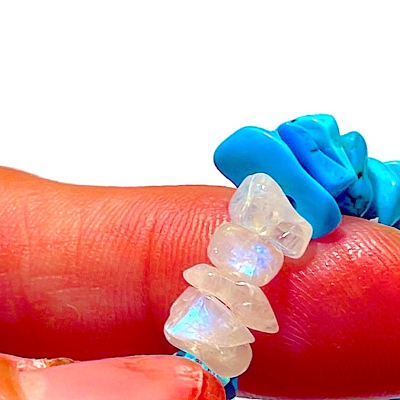 ➡️BOGO!!⬅️ Rainbow Moonstone, Blue Howlite, Swarovski Crystal & Charm Bracelet - Picture 5 of 16